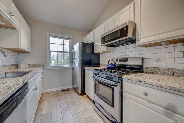 1306 CANYON RUN Road, Naperville, IL 60565