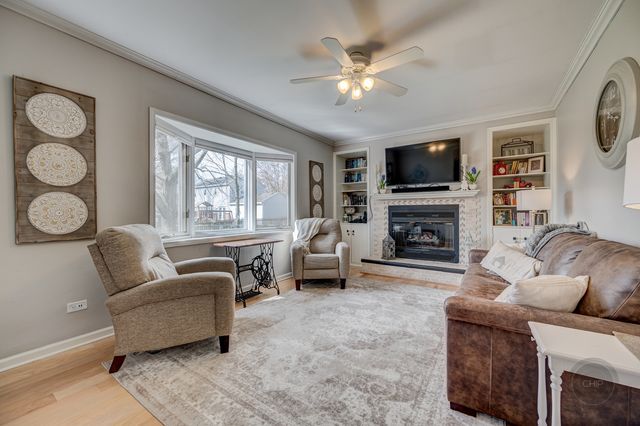 1306 CANYON RUN Road, Naperville, IL 60565