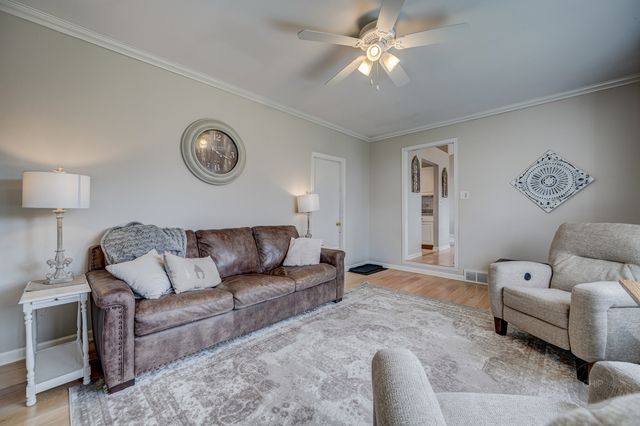 1306 CANYON RUN Road, Naperville, IL 60565