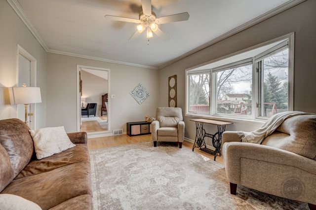 1306 CANYON RUN Road, Naperville, IL 60565