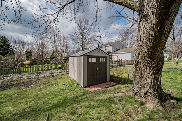 1306 CANYON RUN Road, Naperville, IL 60565