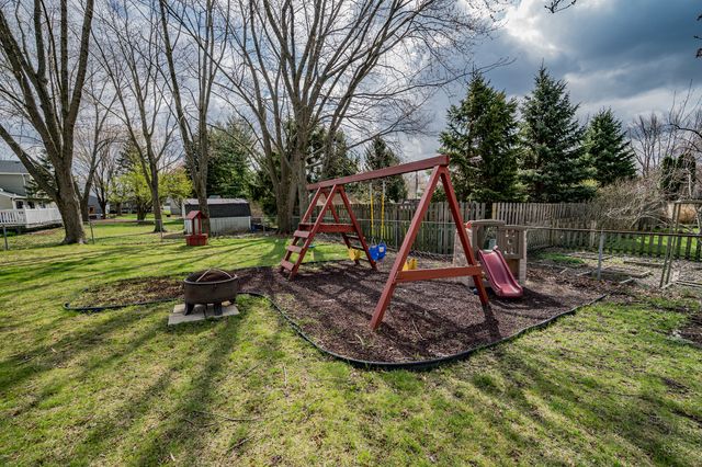 1306 CANYON RUN Road, Naperville, IL 60565