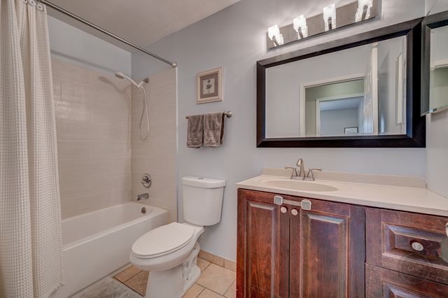 1306 CANYON RUN Road, Naperville, IL 60565