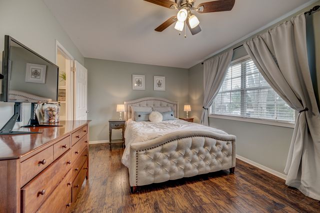 1306 CANYON RUN Road, Naperville, IL 60565