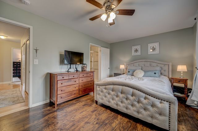 1306 CANYON RUN Road, Naperville, IL 60565