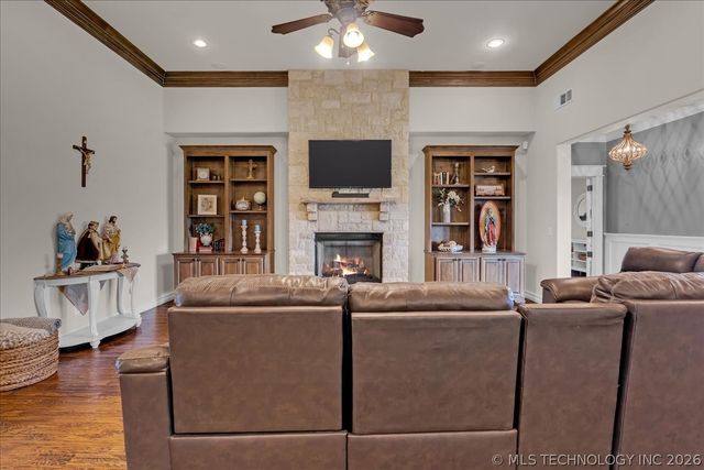 223 E 128th Street S, Jenks, OK 74037