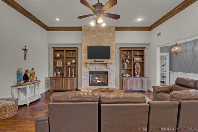 223 E 128th Street S, Jenks, OK 74037