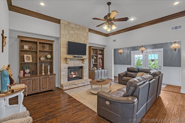 223 E 128th Street S, Jenks, OK 74037
