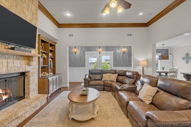 223 E 128th Street S, Jenks, OK 74037