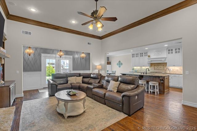 223 E 128th Street S, Jenks, OK 74037