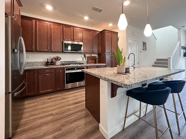 2975 Grassy Bank Ave, Sacramento, CA 95833