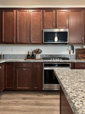 2975 Grassy Bank Ave, Sacramento, CA 95833