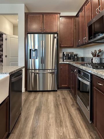 2975 Grassy Bank Ave, Sacramento, CA 95833