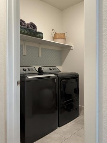 2975 Grassy Bank Ave, Sacramento, CA 95833