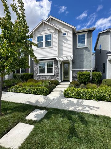 2975 Grassy Bank Ave, Sacramento, CA 95833