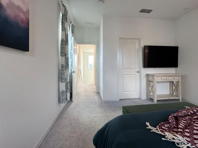 2975 Grassy Bank Ave, Sacramento, CA 95833