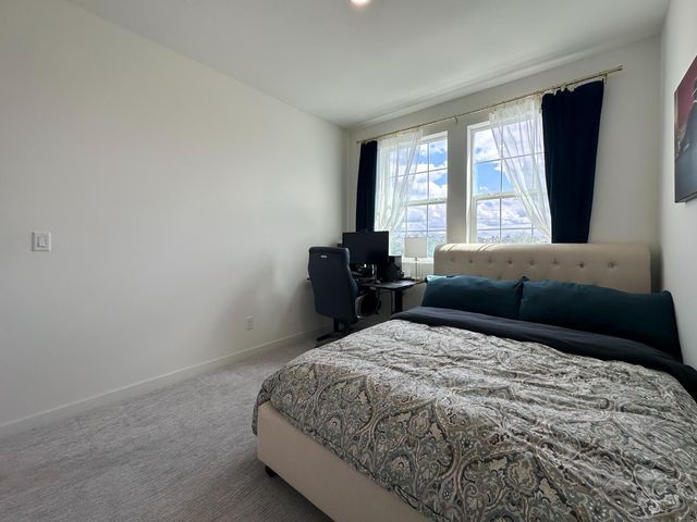 2975 Grassy Bank Ave, Sacramento, CA 95833