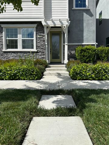 2975 Grassy Bank Ave, Sacramento, CA 95833