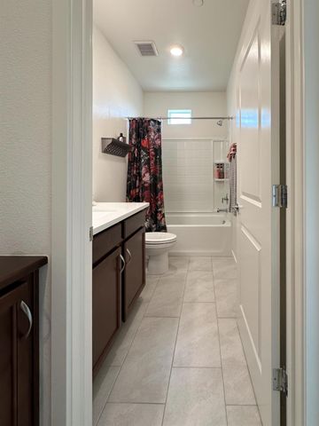 2975 Grassy Bank Ave, Sacramento, CA 95833