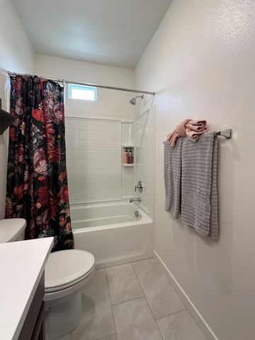 2975 Grassy Bank Ave, Sacramento, CA 95833