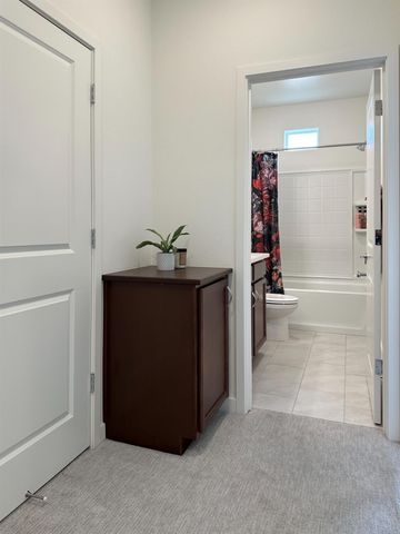 2975 Grassy Bank Ave, Sacramento, CA 95833