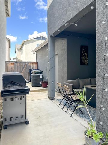 2975 Grassy Bank Ave, Sacramento, CA 95833