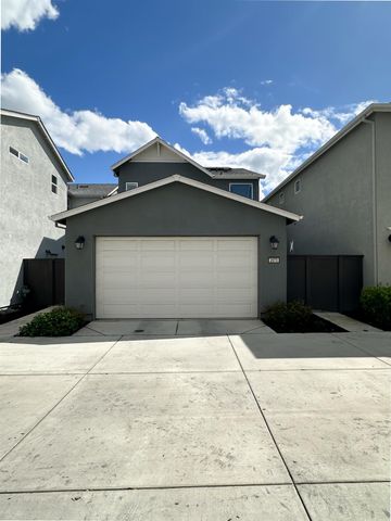 2975 Grassy Bank Ave, Sacramento, CA 95833