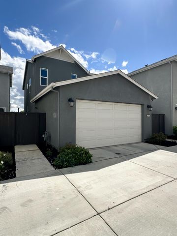 2975 Grassy Bank Ave, Sacramento, CA 95833