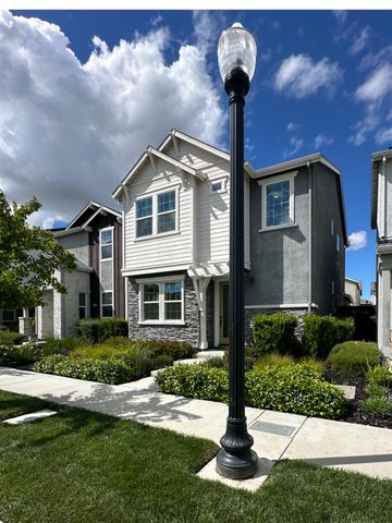 2975 Grassy Bank Ave, Sacramento, CA 95833