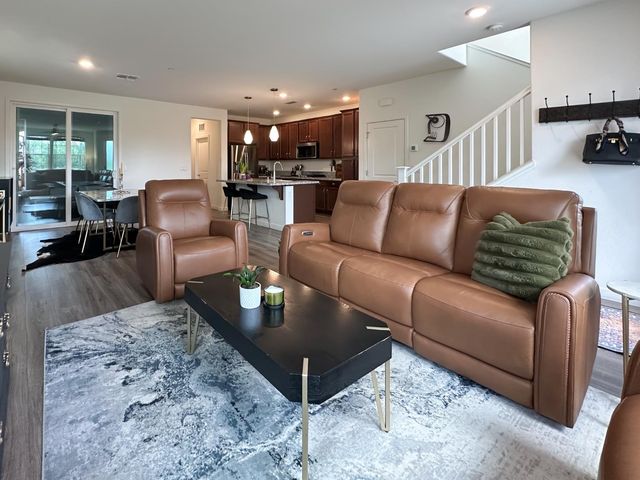 2975 Grassy Bank Ave, Sacramento, CA 95833