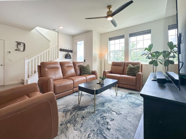 2975 Grassy Bank Ave, Sacramento, CA 95833