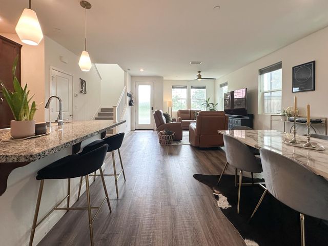 2975 Grassy Bank Ave, Sacramento, CA 95833