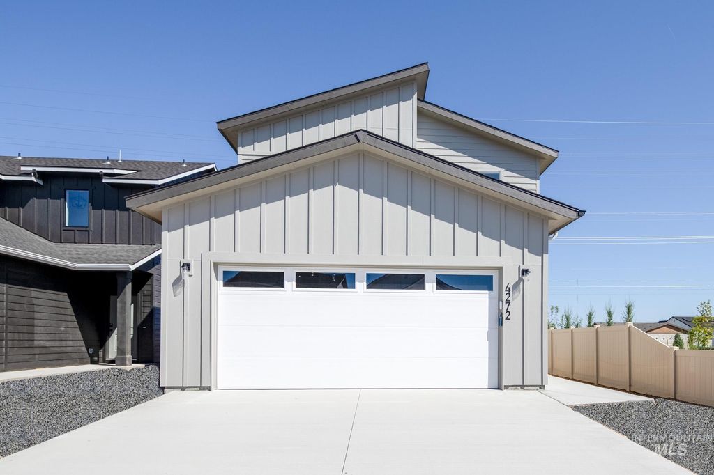 4272 E Woodmurra St, Meridian, ID 83642