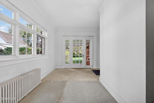 17 N Park Drive, Gloversville, NY 12078