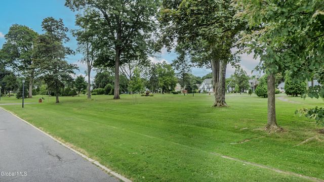 17 N Park Drive, Gloversville, NY 12078