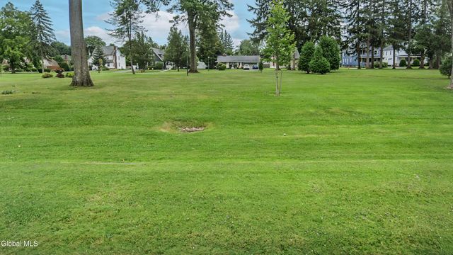 17 N Park Drive, Gloversville, NY 12078