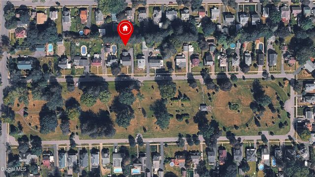 17 N Park Drive, Gloversville, NY 12078