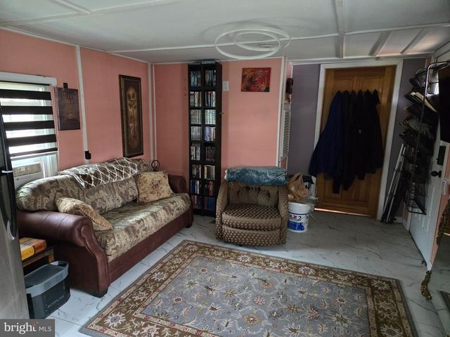 33 SQUAW CIR, Barto, PA 19504