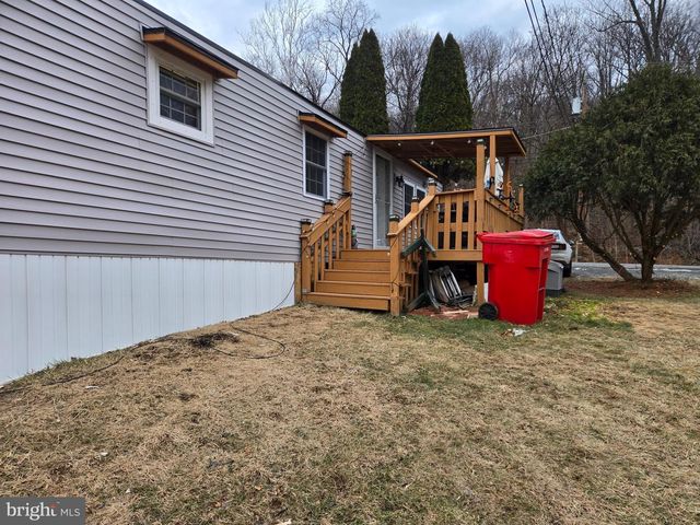33 SQUAW CIR, Barto, PA 19504