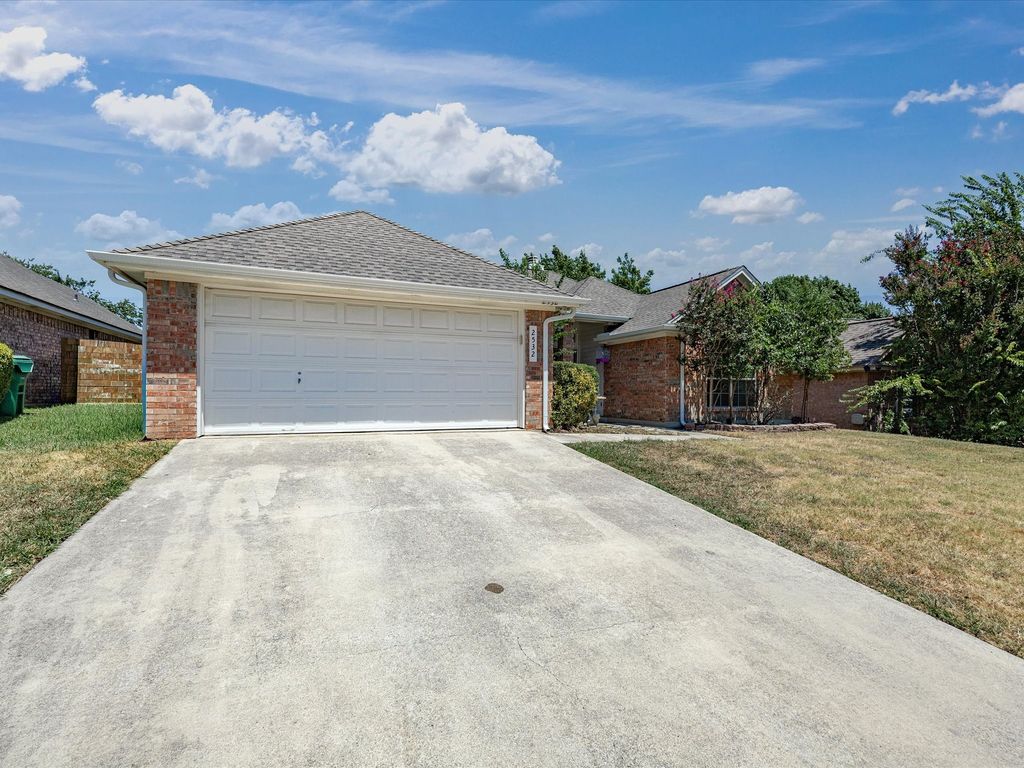 2532 John Drive, Denton, TX 76207 — photo 4