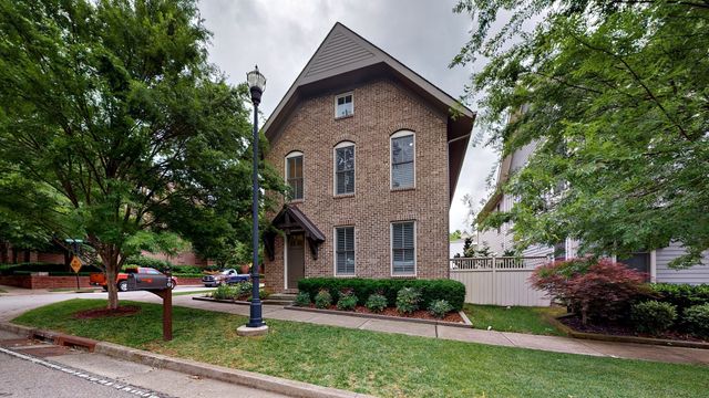 20 Daniels Dr, Franklin, TN 37064