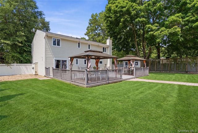 9 Mount Sinai Avenue S, Port Jefferson Station, NY 11776