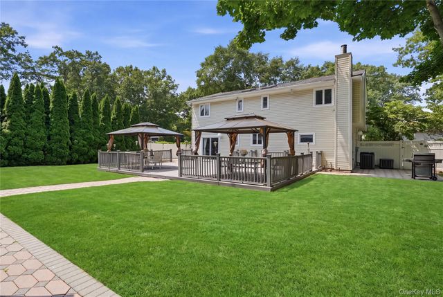 9 Mount Sinai Avenue S, Port Jefferson Station, NY 11776