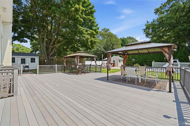 9 Mount Sinai Avenue S, Port Jefferson Station, NY 11776
