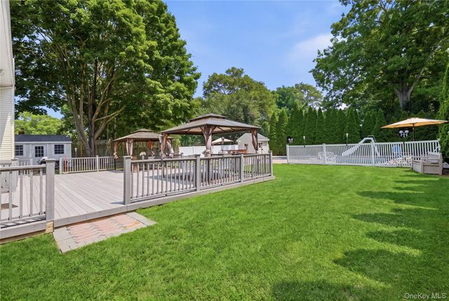 9 Mount Sinai Avenue S, Port Jefferson Station, NY 11776