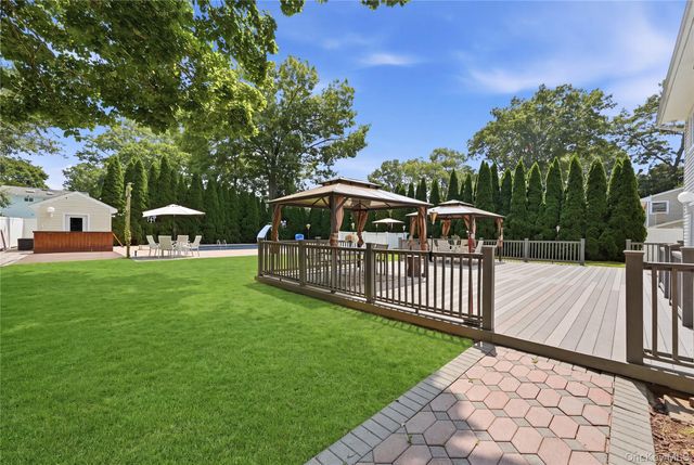 9 Mount Sinai Avenue S, Port Jefferson Station, NY 11776