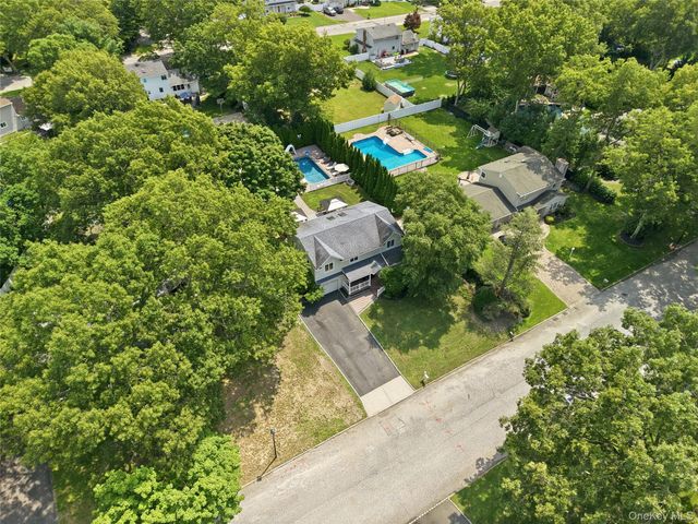 9 Mount Sinai Avenue S, Port Jefferson Station, NY 11776
