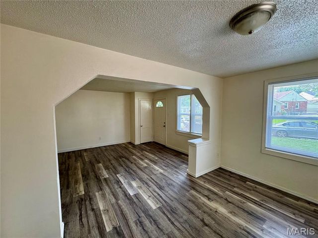 4533 Stivers Street, Normandy, MO 63121