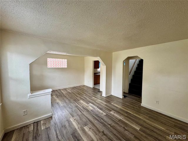 4533 Stivers Street, Normandy, MO 63121