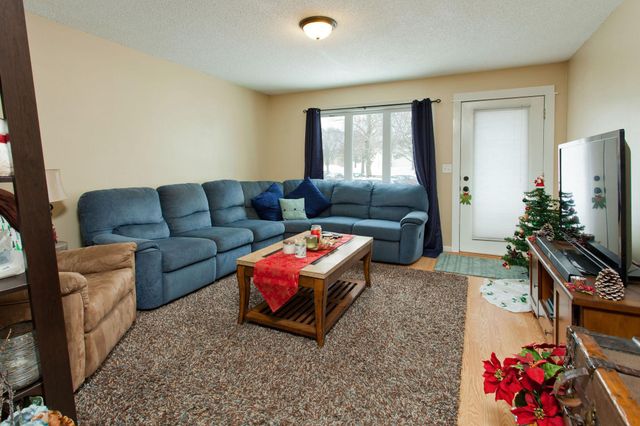 831 Weeks Avenue SE, Minneapolis, MN 55414